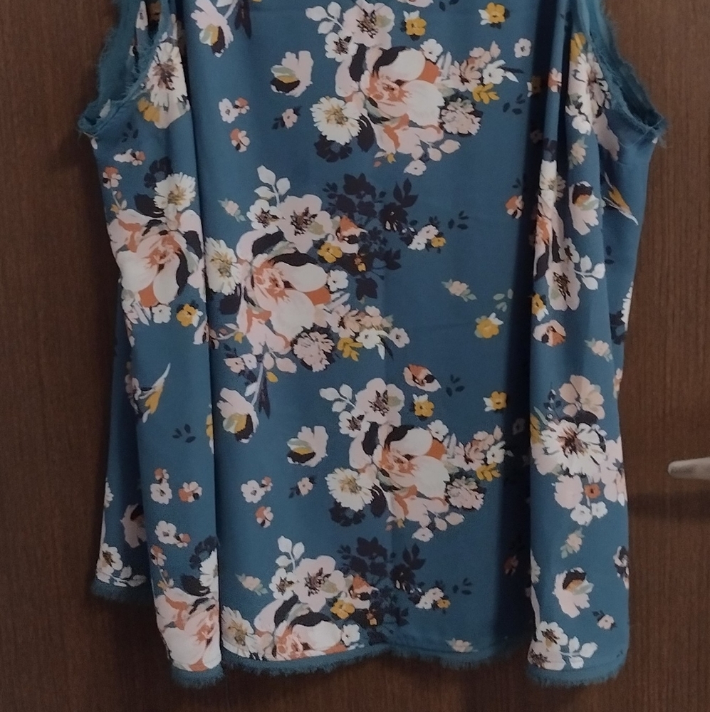 Torrid - Picture 2 of 4